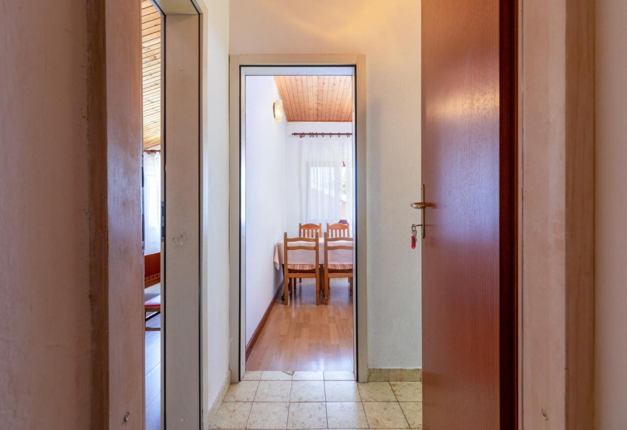 Appartement And Pergola *